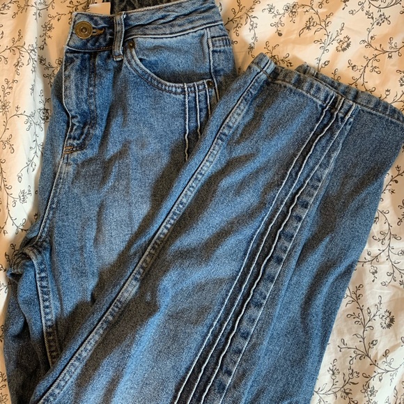 BDG High waisted Mom Jeans - Picture 3 of 3